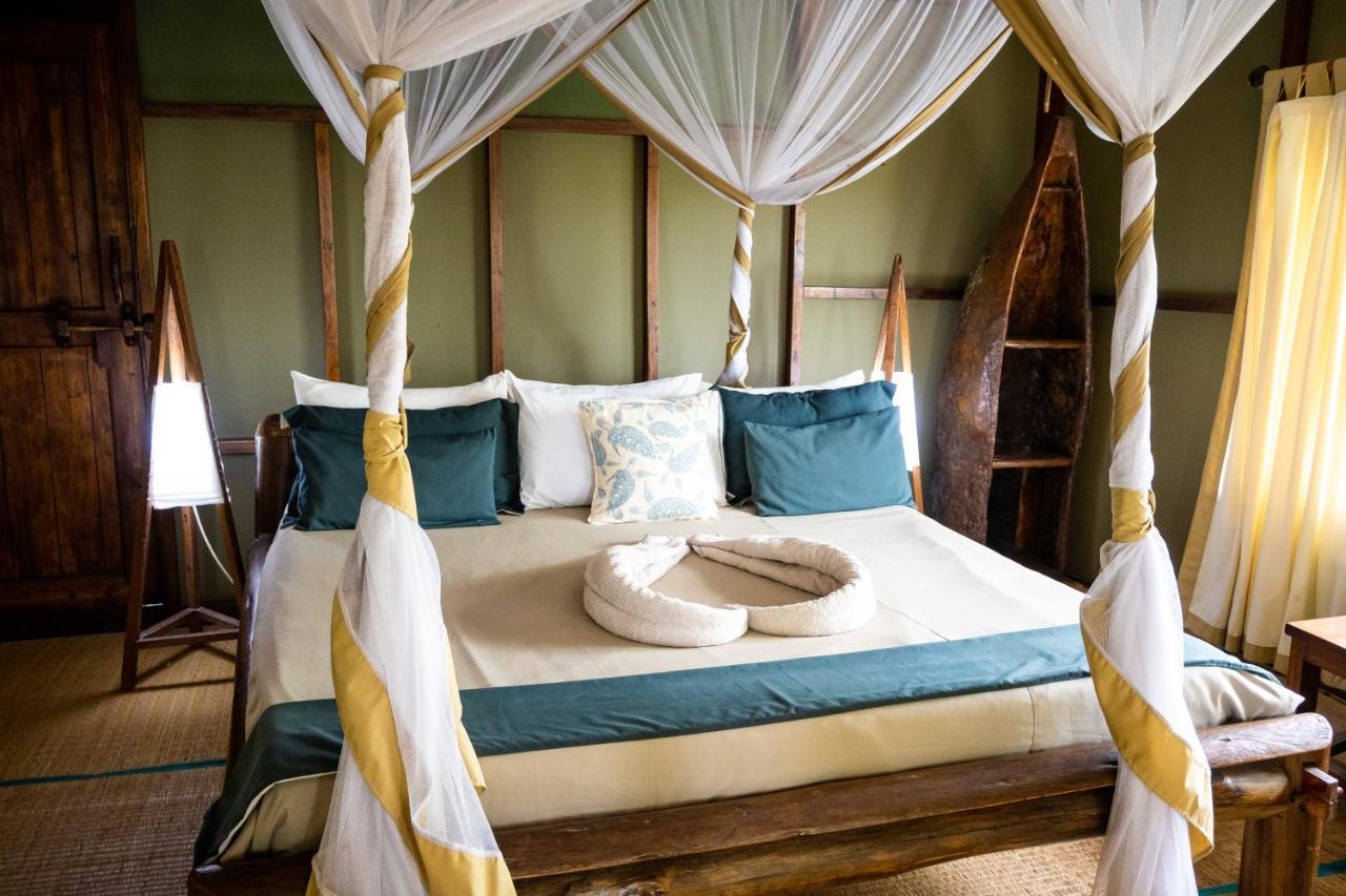 Simply Saadani Camp, A Tent With A View Safaris Mkwaja Εξωτερικό φωτογραφία