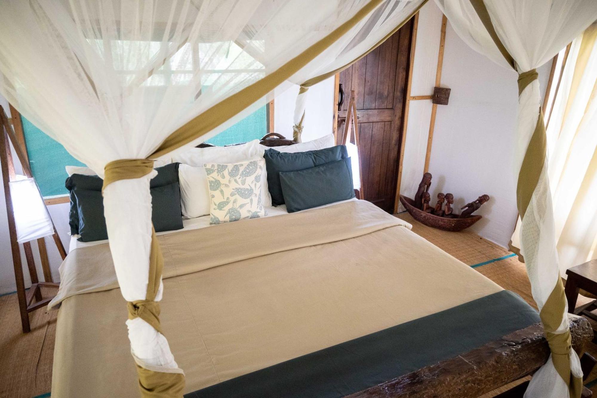 Simply Saadani Camp, A Tent With A View Safaris Mkwaja Εξωτερικό φωτογραφία