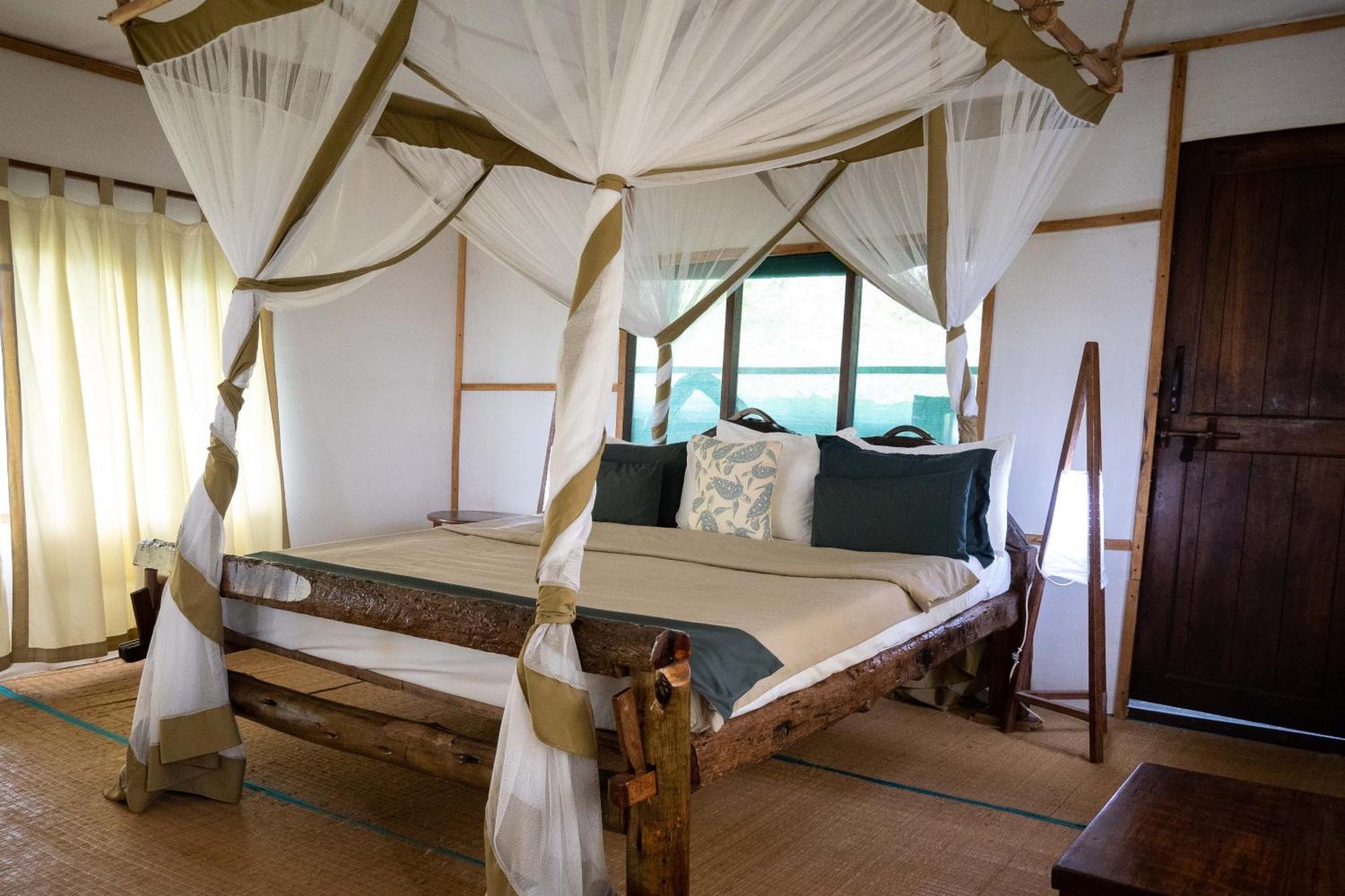 Simply Saadani Camp, A Tent With A View Safaris Mkwaja Εξωτερικό φωτογραφία